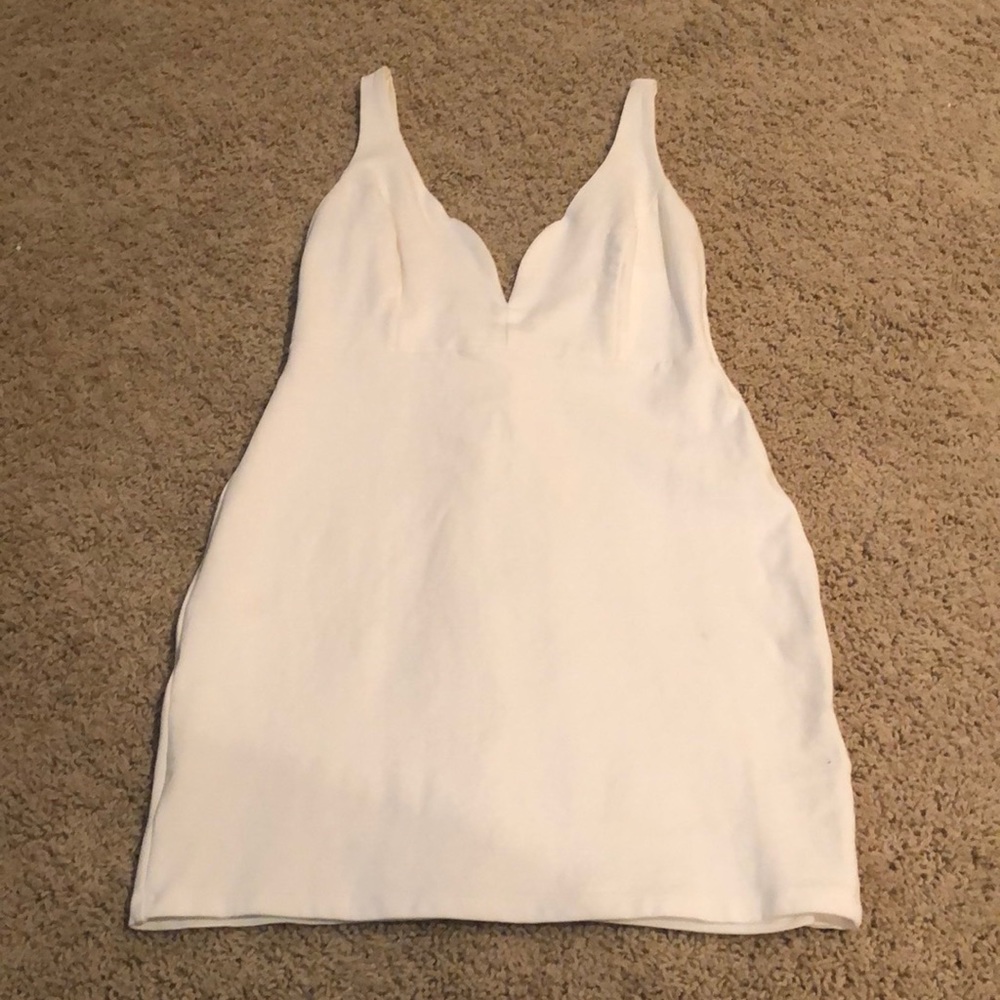 Lulu’s white mini dress